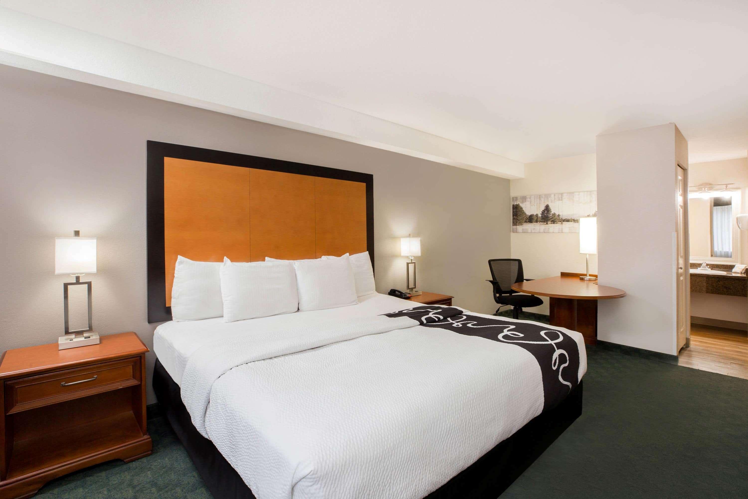 La Quinta Inn By Wyndham Everett Εξωτερικό φωτογραφία